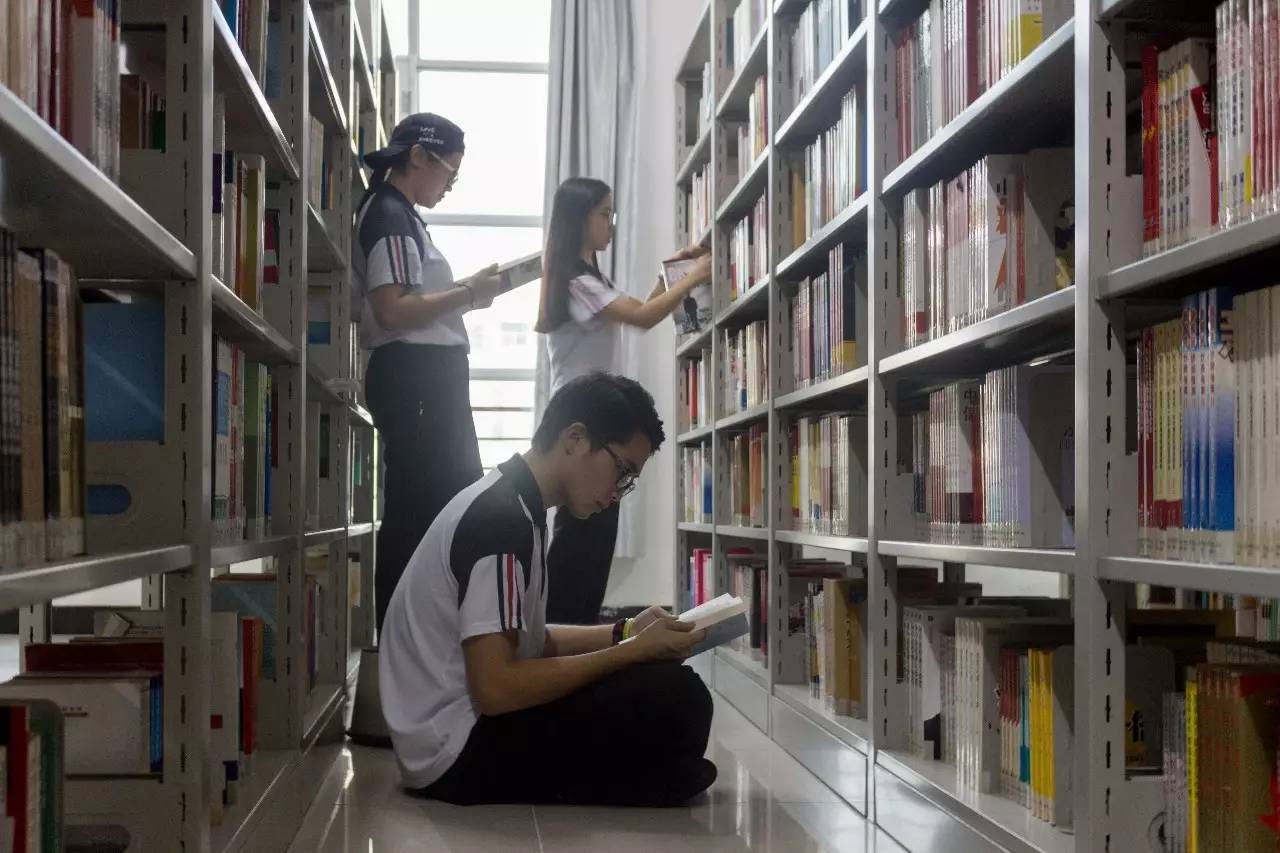 廣州工商學院圖書館 知識殿堂與學習伴侶