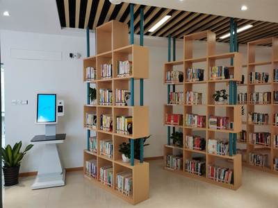 智慧書屋 自助辦證機開啟圖書館服務(wù)新篇章